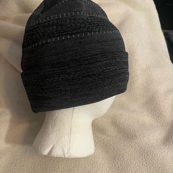 New Era Wool Blend Clillis Winter Beanie Hat - Picture 3 of 8